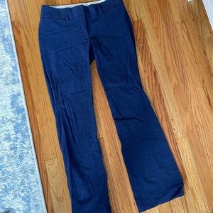 Loft size 2 women’s trousers. Perfect for working in the office setting.